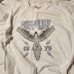 Ivy and cloth tshirt